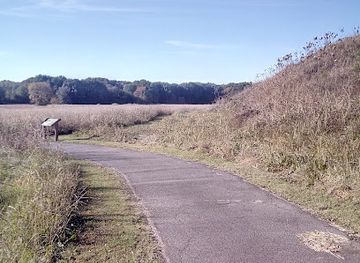 oklahoma/black-mesa-state-park/attraction/spiro-mounds-archaeological-center