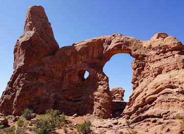 utah/arches-national-park/attraction/double-arch-trailhead