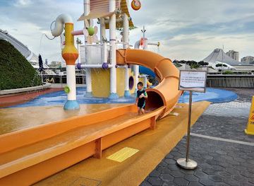 singapore/kallang/attraction/splash-n-surf