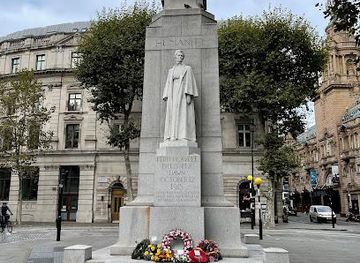 united-kingdom/windsor/attraction/edith-cavell-memorial