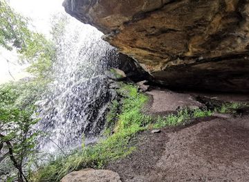 south-africa/sani-pass/attraction/spring-waterfall-and-baboon-cave