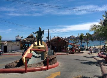 mexico/los-cabos/attraction/statue-of-the-fisherman