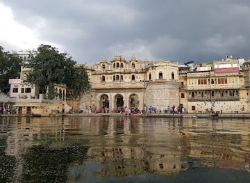 india/western-india/attraction/gangaur-ghat
