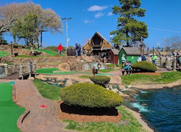 massachusetts/cape-cod/attraction/pirate-s-cove-adventure-golf
