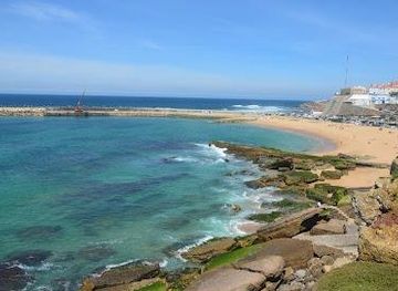 portugal/lisbon/attraction/praia-dos-pescadores