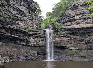 arkansas/petit-jean-state-park/attraction/cedar-falls