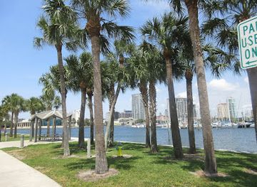 florida/st-petersburg-beach/attraction/albert-whitted-park