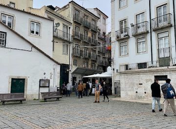 portugal/lisbon/alfama/attraction/beco-da-bicha