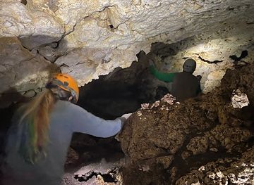 mexico/yucatan-peninsula/attraction/hanging-snakes-cave