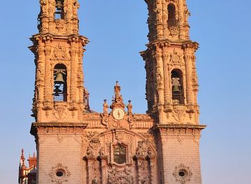mexico/costa-grande/attraction/santa-prisca-de-taxco
