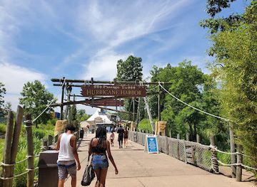 new-jersey/delaware-valley/attraction/six-flags-hurricane-harbor