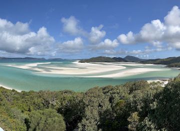 australia/the-whitsundays/attraction/whitsunday-island