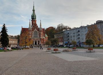poland/krakow/podgorze/attraction/podgorze-market-square