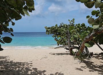 anguilla/crocus-hill/attraction/limestone-bay