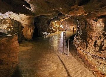 north-carolina/pisgah-national-forest/attraction/linville-caverns-inc