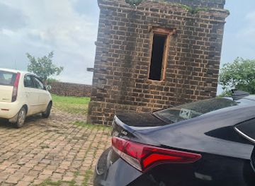 india/central-india/attraction/centre-point-of-undivided-india