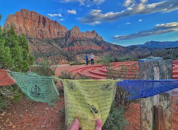 utah/zion-national-park/attraction/the-hilltop-labyrinth-at-flanigan-s-inn