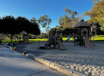 california/la-jolla/attraction/villa-la-jolla-park