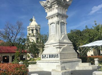philippines/ilocos-norte/vigan-city/attraction/plaza-burgos