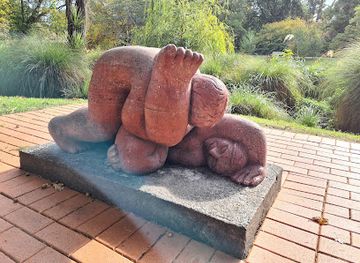 new-zealand/christchurch/attraction/wrestlers-sculpture