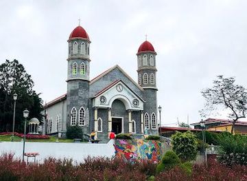 costa-rica/la-fortuna/attraction/parroquia-san-rafael-arcangel-zarcero