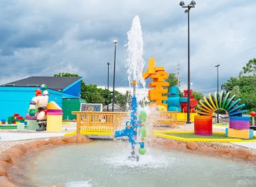 tennessee/dollywood/attraction/toy-box-mini-golf