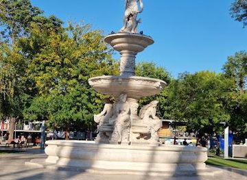 hungary/vac/attraction/elizabeth-square