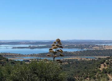 portugal/alentejo/attraction/praia-fluvial-de-monsaraz