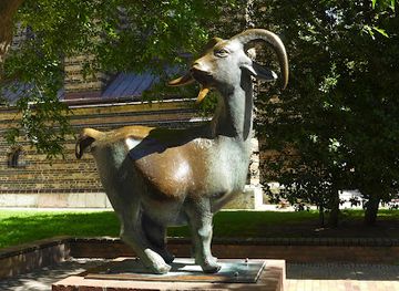 germany/rostock/attraction/brunnen-am-ziegenmarkt