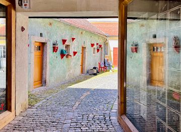 czechia/cesky-krumlov/attraction/midnight-gallery