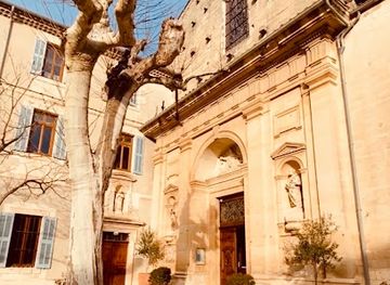 france/luberon/attraction/sanctuaire-notre-dame-de-lumieres