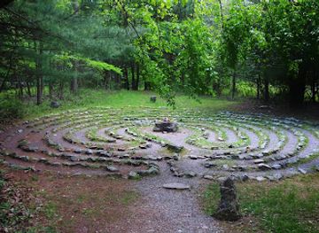delaware/the-delaware-water-gap/attraction/columcille-megalith-park
