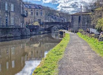united-kingdom/leeds/attraction/rochdale-canal