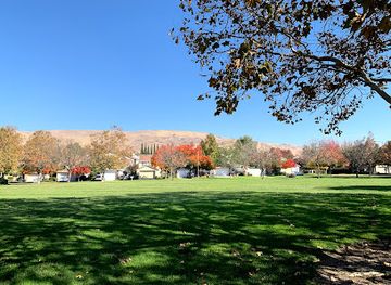 california/milpitas/attraction/hillcrest-park