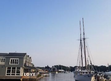 maine/saco/attraction/dock-square