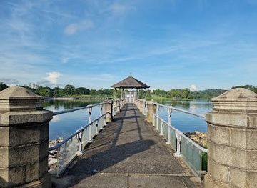 singapore/bukit-timah-nature-reserve/attraction/lower-peirce-reservoir-pavilion