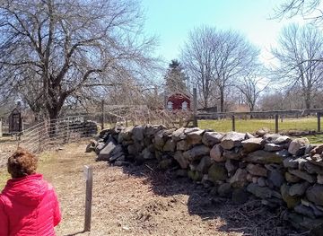 rhode-island/narragansett/attraction/canonchet-farm