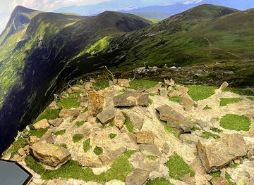 ukraine/hoverla-mountain/attraction/upside-down-house