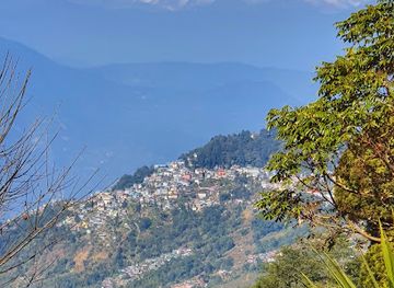 india/darjeeling/tiger-hill/attraction/peace-pagoda-darjeeling