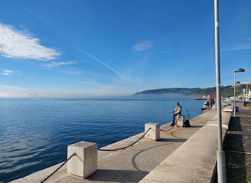 portugal/setubal/attraction/asa-do-aviao