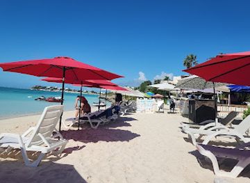 turks-and-caicos-islands/turtle-cove-marina/attraction/sapodilla-bay-beach-umbrellas