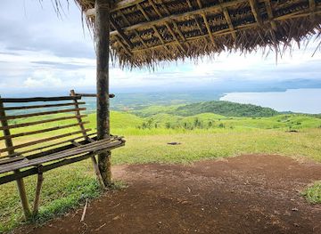 philippines/bicol-region/attraction/rolling-hills