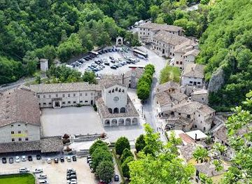 italy/assisi/attraction/roccaporena