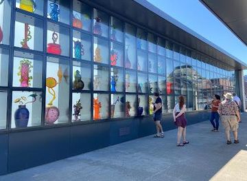washington/tacoma/attraction/chihuly-bridge-of-glass