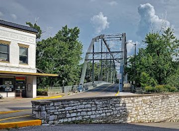 kentucky/frankfort/attraction/the-singing-bridge