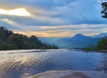 sri-lanka/adam-s-peak/attraction/eli-hatha-falls-in-maliboda