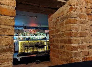 poland/warsaw/attraction/klub-makulatura