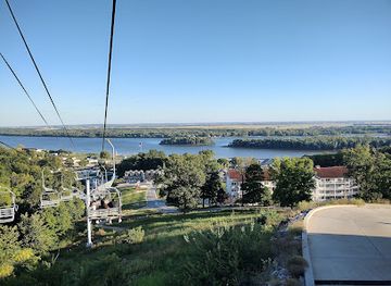 illinois/great-river-road/attraction/grafton-skytour-at-aerie-s-resort
