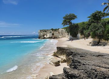indonesia/east-nusa-tenggara/attraction/pantai-watu-bella