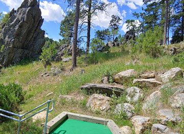 south-dakota/mount-rushmore/attraction/holy-terror-mini-golf